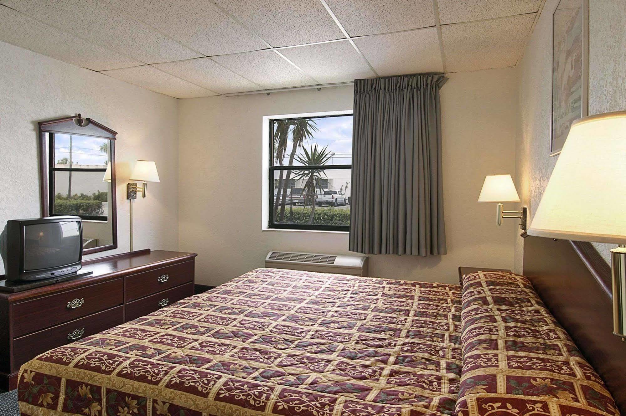 Super 8 By Wyndham Pompano Beach Kamer foto