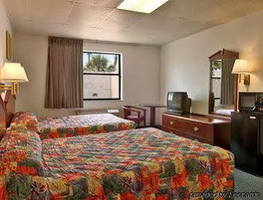 Super 8 By Wyndham Pompano Beach Buitenkant foto
